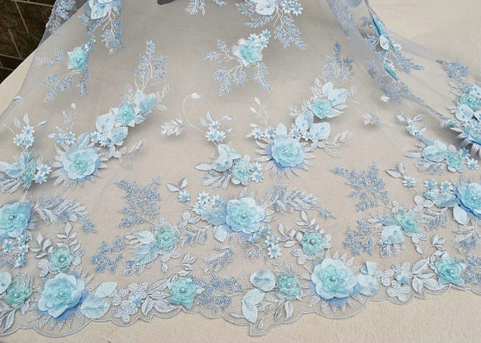 刺繍3Dの淡いブルーのビードが付いているヤード花のウェディング ドレスのレースの生地