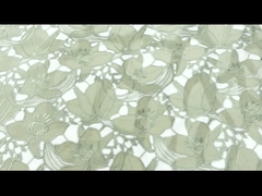 ギピールレースのトリミングの綿のレースの生地のトリムの刺繍3Dの花の設計はレースを整える